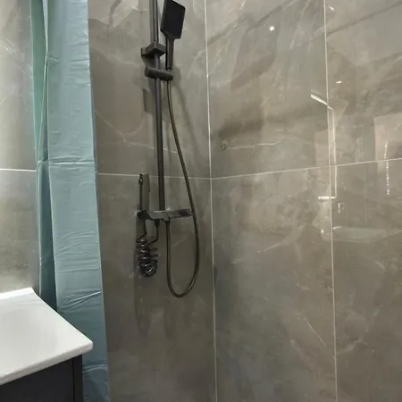 Appartement Alpha 1 *
